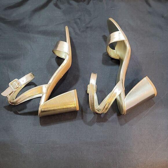 BRAND NEW NINE BLOCK HEEL OPEN TOE ADJUSTABLE BUCKLE ANKLE STRAP SANDAL - Picture 5 of 15